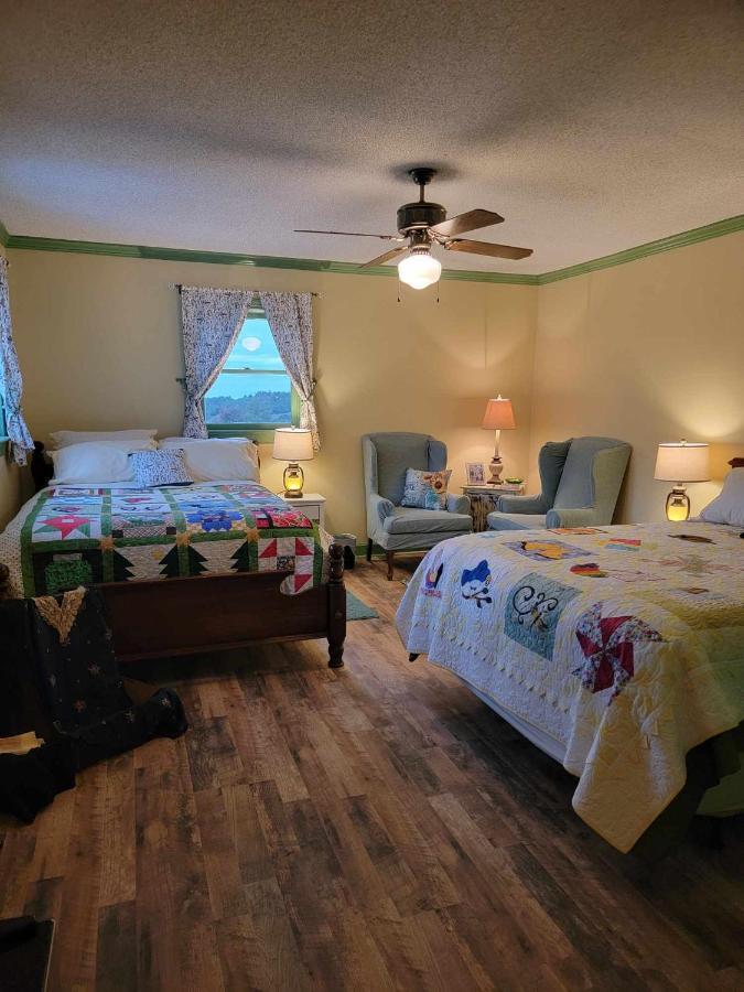 Moonlight Manor Bed & Breakfast Floyd Exterior foto