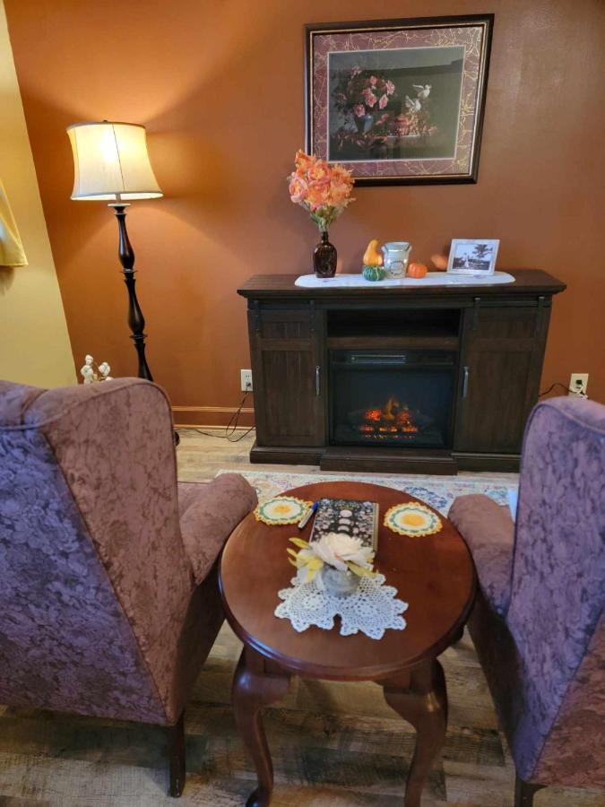 Moonlight Manor Bed & Breakfast Floyd Exterior foto